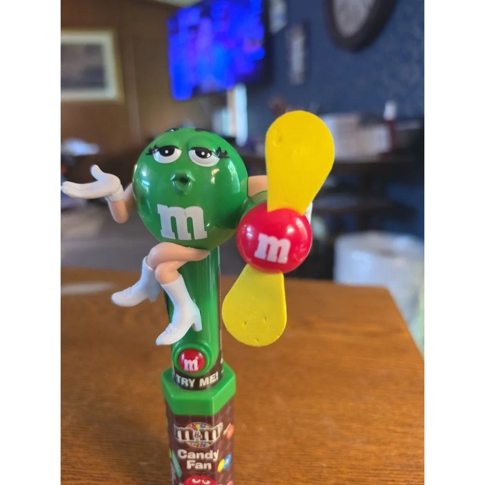 M&M's Green Witch Candy Holder And Fan 2009 Mars Inc (Working) !!